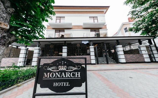 Monarch Hotel