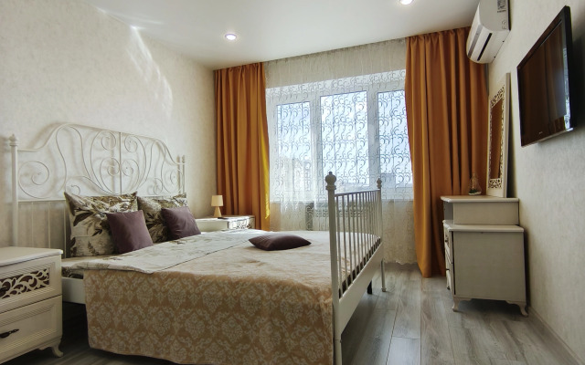 Квартира Двухкомнатные апартаменты в центре города, на берегу Иртыша