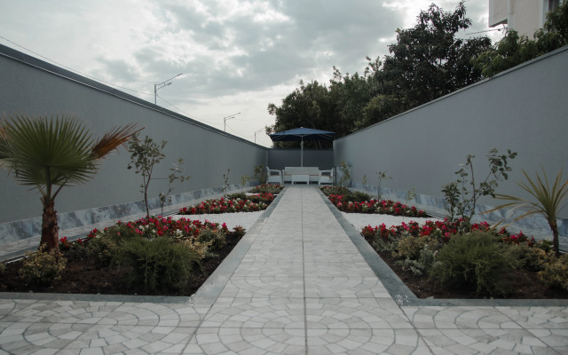 Vzlyot Guest House