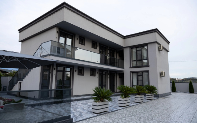 Vzlyot Guest House
