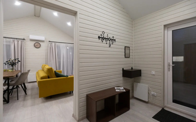 Point 371 Izumrudnyj Guest House