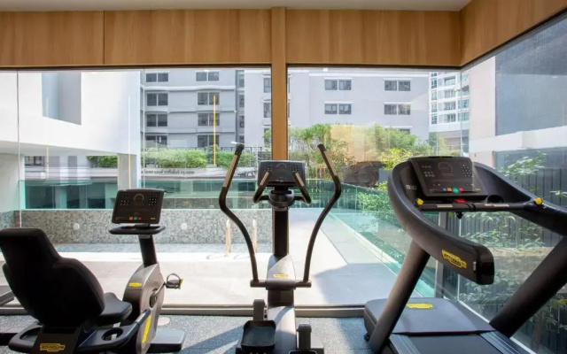 Holiday Inn Express and Suites Bangkok Central Pier by IHG