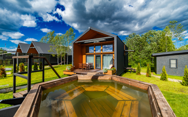 Barnhaus №1 s drovyanoj banej i goryachej kupel'yu, na 7 gostej Private House