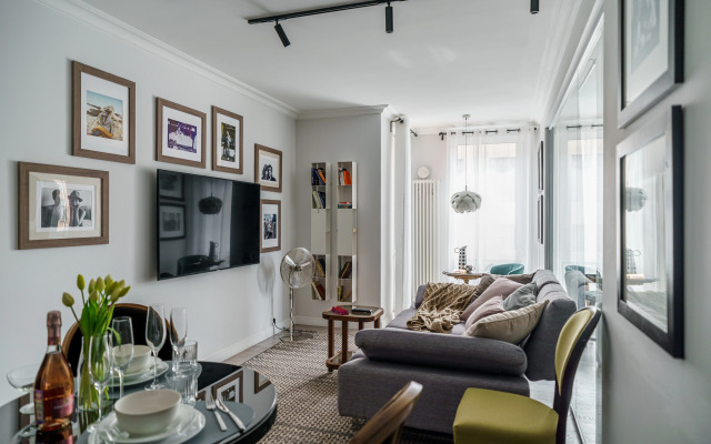 Roskoshnye Dvukhkomnatnye U Moskovskogo Vokzala Apartments