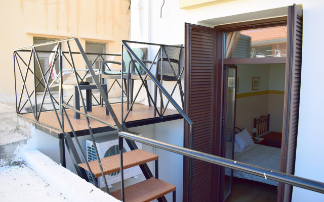 Stoa Rooms Apartments