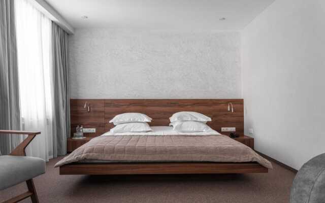 Hotel Zvezda