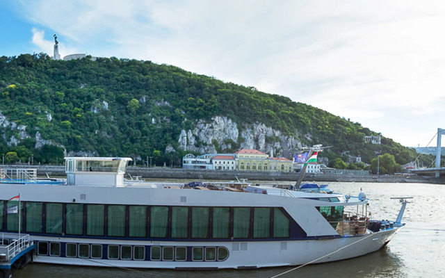 Luxury With Danube View Apartments