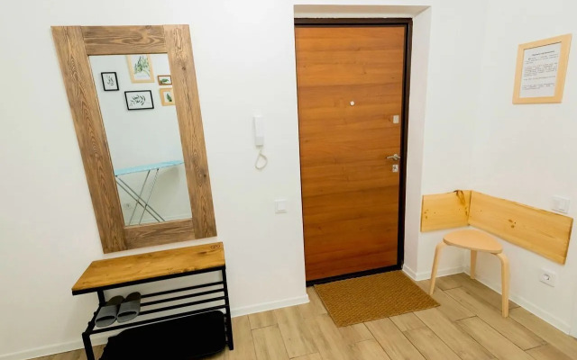 Na Yeleny Kolesovoy 26B Flat