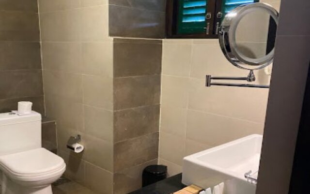 Oak Ray Wild Yala Hotel