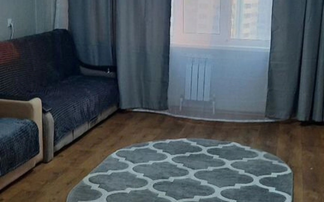 Na Ulitse Severnaya Zvezda 7/2 Flat