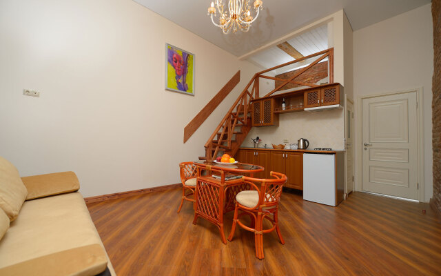 Standart s vannoj LeoHotels na Suvorovskom Apartment