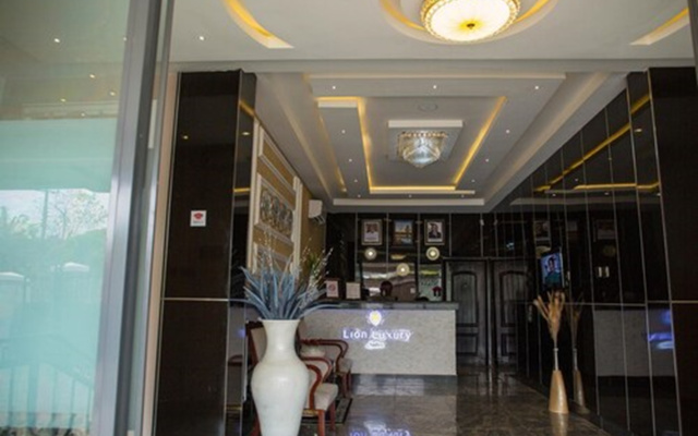 Отель Lion Luxury Suites
