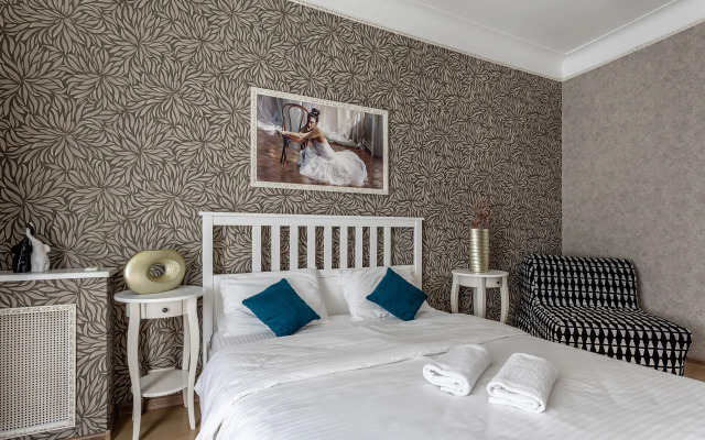 3 - room apartment on Tverskaya , Patriarchal