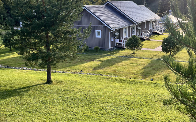 Частный дом у реки 2