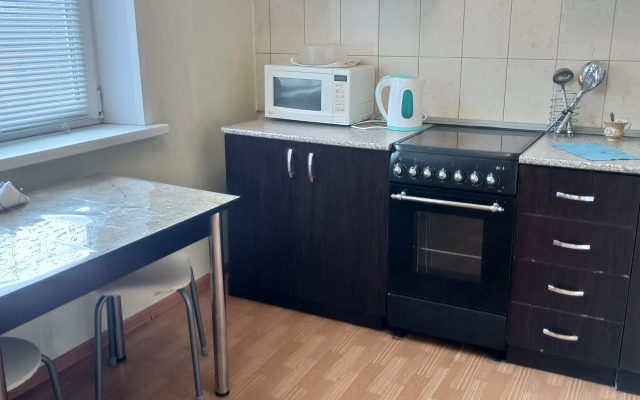 V Starom Oskole, R-N Ledovogo Dvortsa Apartments