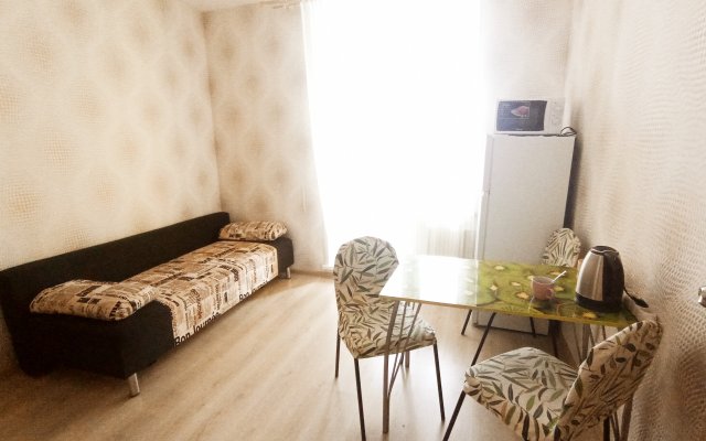 Evrodvuhkomnatnaya na Revolyucii, 52B Flat