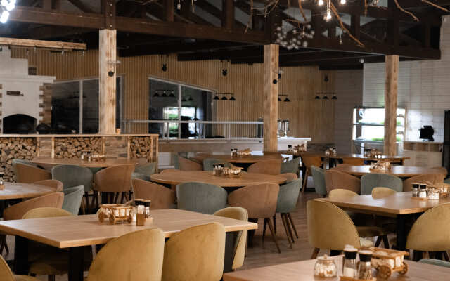 Отель Загородный клуб Любытино Хутор