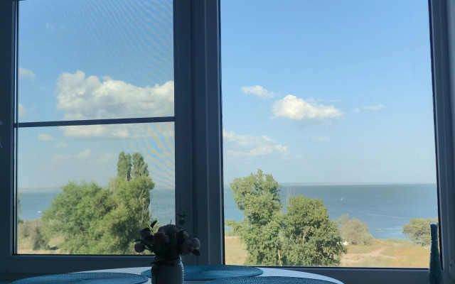 Lazurnaya Volna Apartment