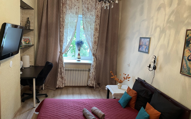 Dvushka u Semimostya Flat
