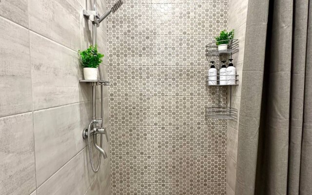 Yarkaya studiya dlya 4 gostey Flat