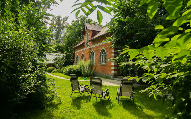 Oreshek Guest House