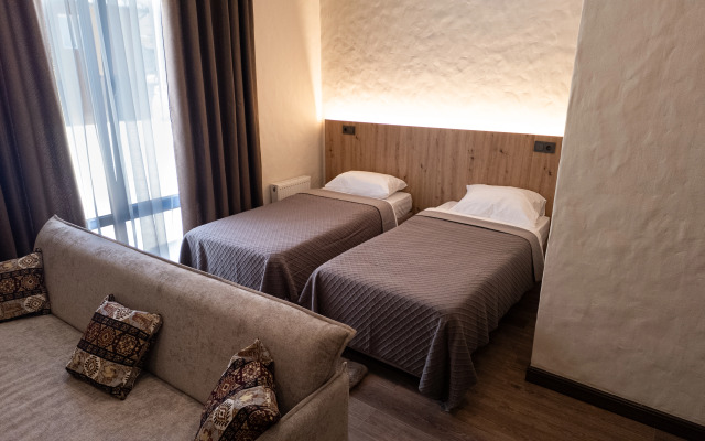 Отель Караван