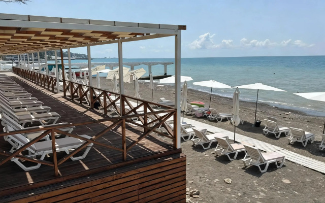 Квартира с бассейном на территории МореСолнцеАпарт 4