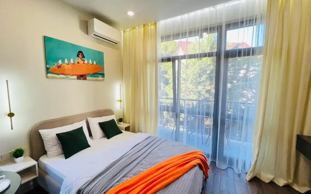 S Balkonom I Basseynom Na Territorii Apartments