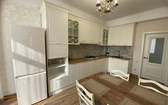Tur House v Kaspiyske Apartments