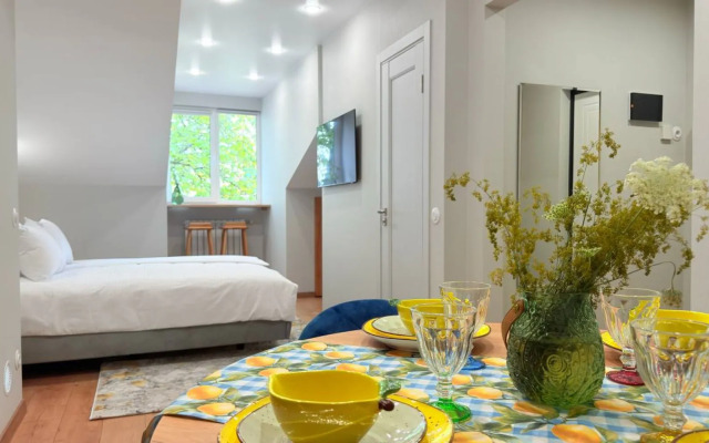 Yevrouyut Sovremennaya Studiya V Samom Tsentre Flat