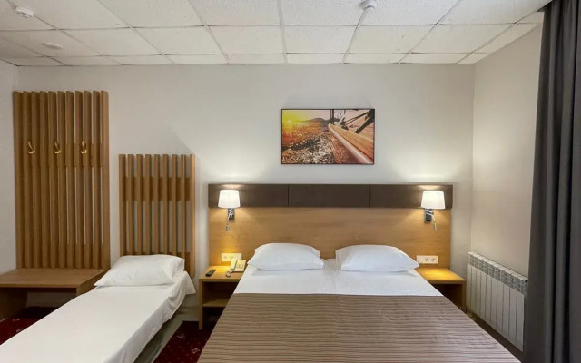 De Paris Guest House