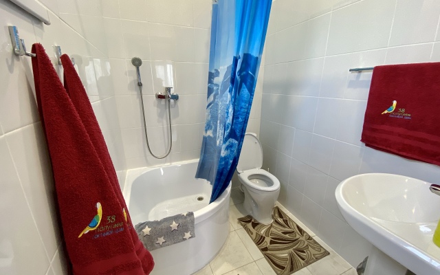 38 Popugaev Guest House