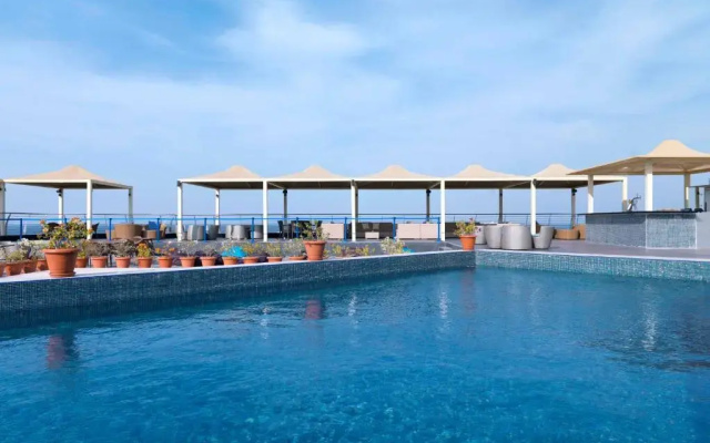 Отель Golden Tulip Muscat