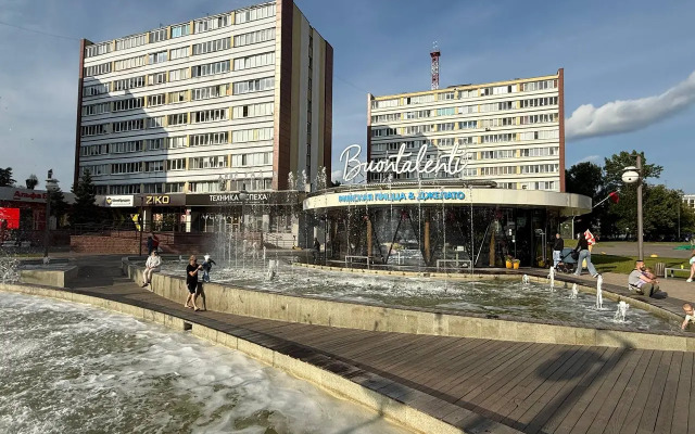 V Tsentre Bresta Flat