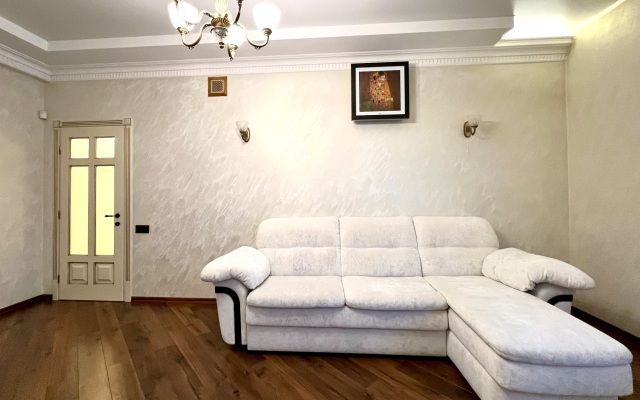 Trokhkomnatnaya Premium Klassa na Sovetskoy 21 Flat