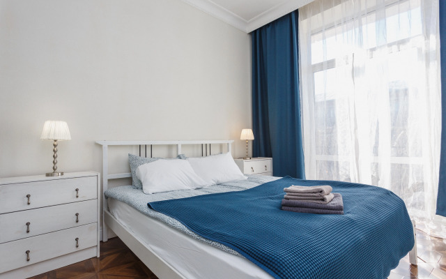 Апартаменты с французким балконом