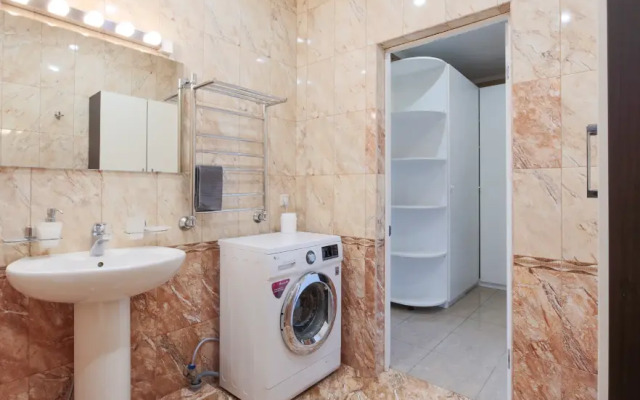 Studiya Per B Khmelnitskogo Flat