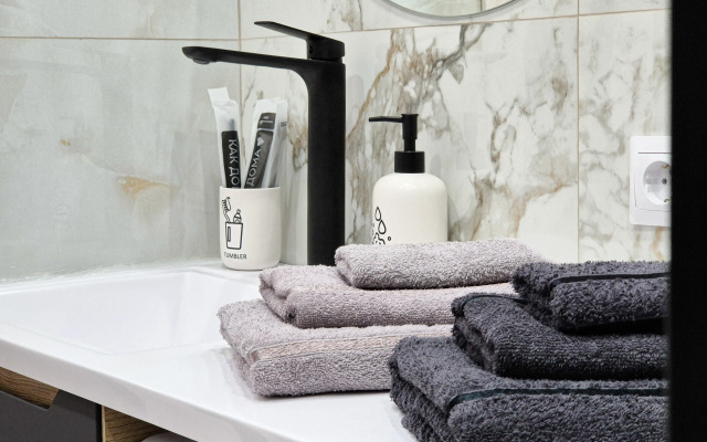 Prostornaya Studiya S Balkonom Flat