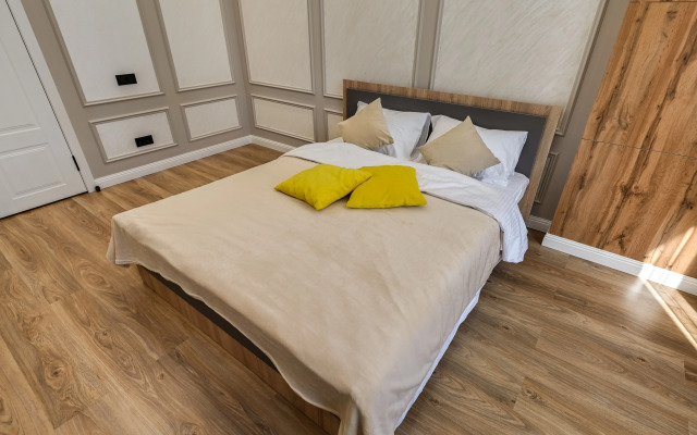 Prostornaya Dvuhkomnatnaya Vozle Han-Shatyira Apartments
