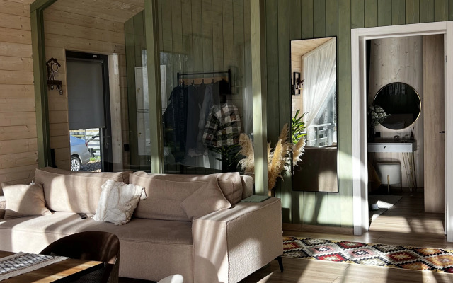 Частный дом в березах