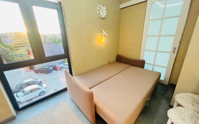 Chetyryokhmestnye apartamenty s balkonom ı basseynom na territorii Apartments