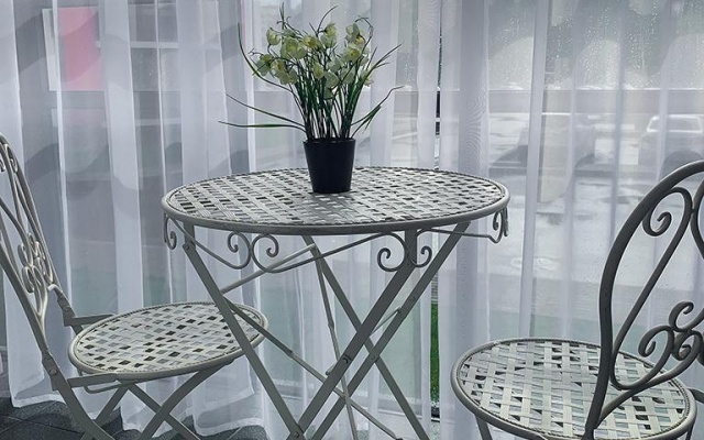V Alykh Parusakh Flat