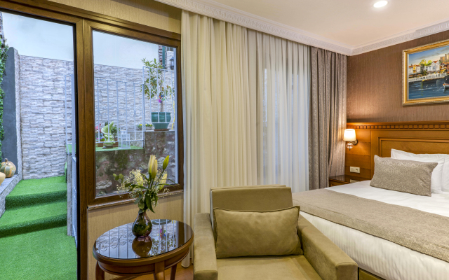 Royan Suites Boutique Hotel