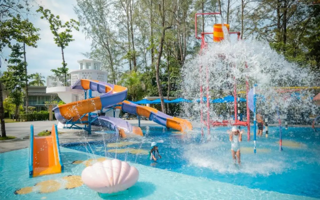 Курортный отель Avani+ Khao Lak Resort