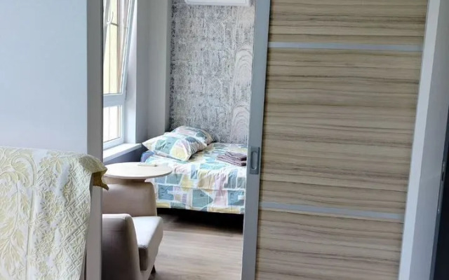 Semeynaya Studiya u Reki Kvatro Flat