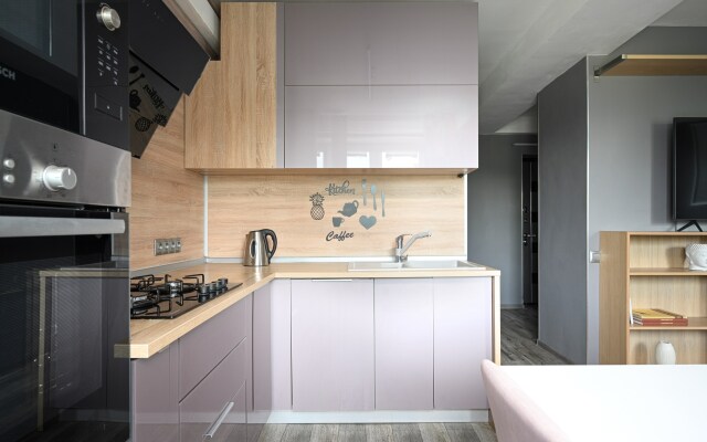 1912 U Metro Novocherkasskaya Apartment