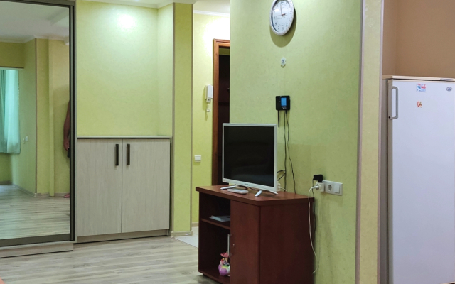 Апартаменты на Конституции СССР 10