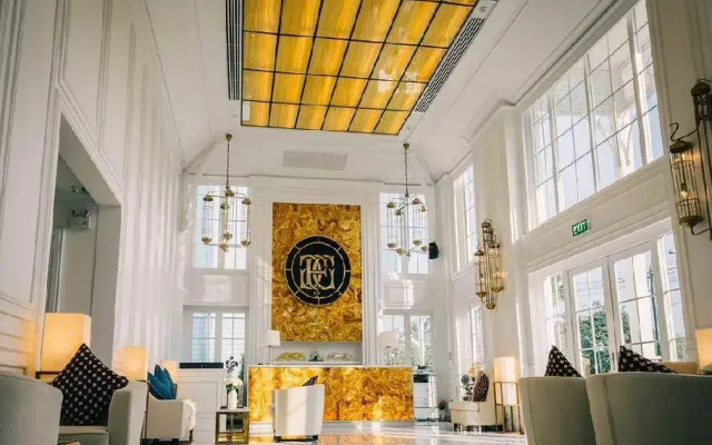 Grand Florida Beachfront Apartments