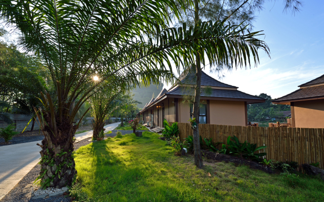 Poonsiri Resort Aonang Hotel