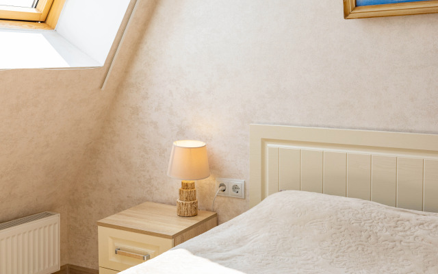 Апартаменты Современная студия возле озера